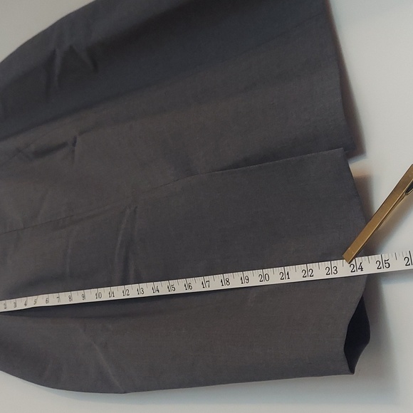 Ann Taylor suit skirt, wool blend,  size 10, gray - Picture 9 of 10